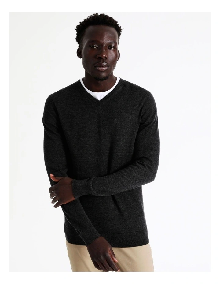 Blaq Australian Merino V-Neck Knit In Charcoal 3 Blaq Australian Merino V-Neck Knit In Charcoal